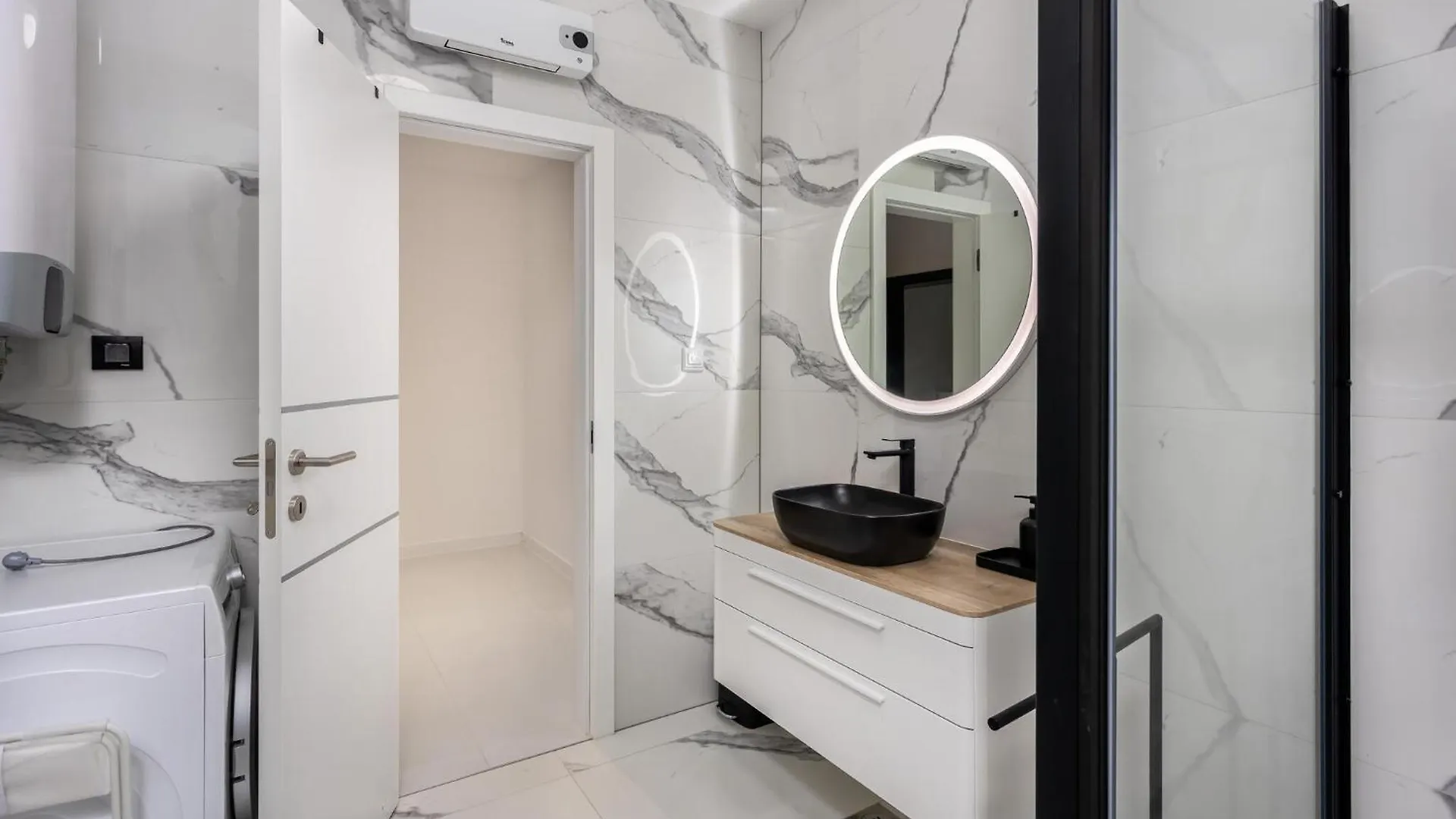 Amazing Apartment In Novi Vinodolski With Kitchen 0*,