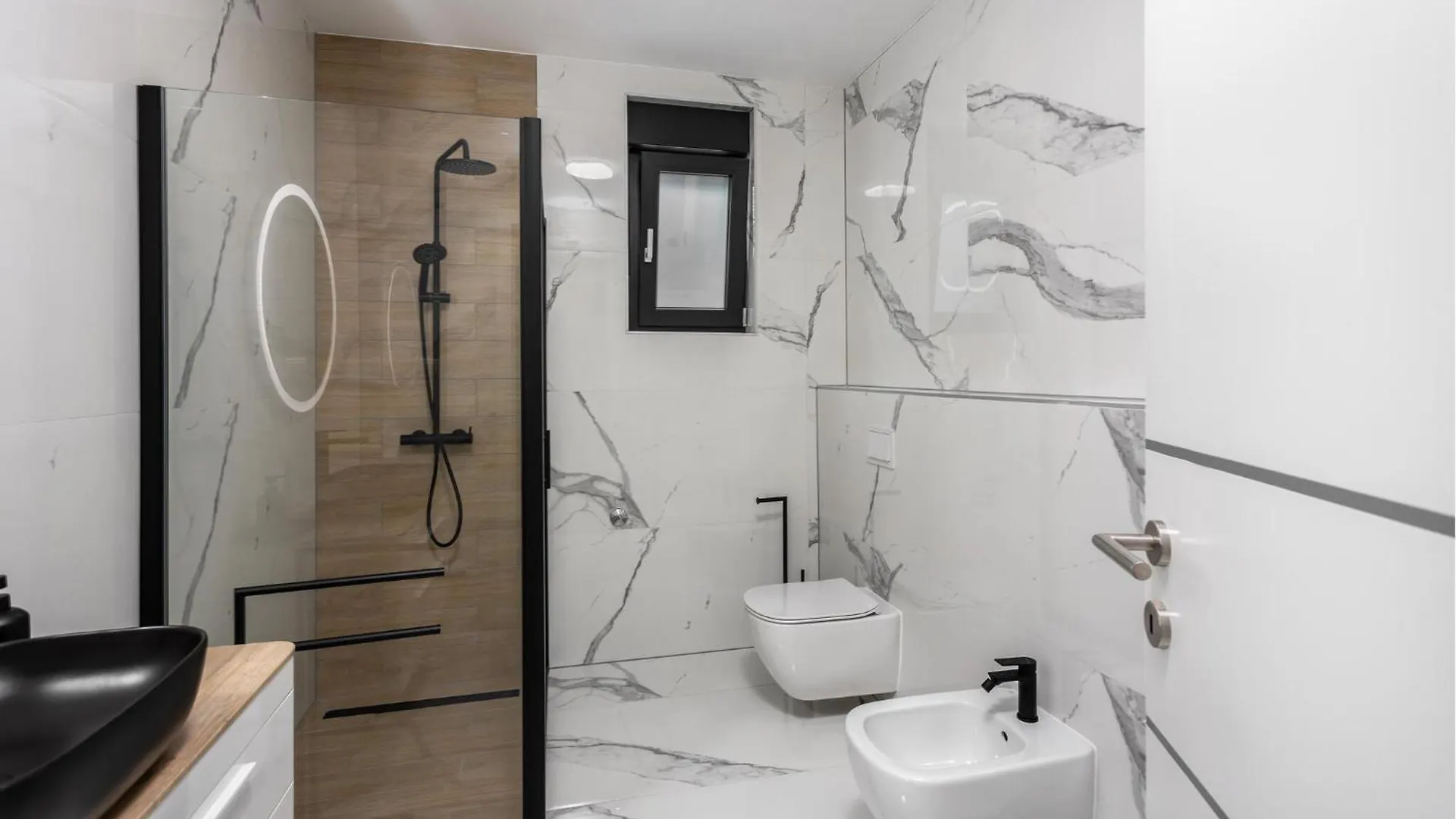 Amazing Apartment In Novi Vinodolski With Kitchen 0*,