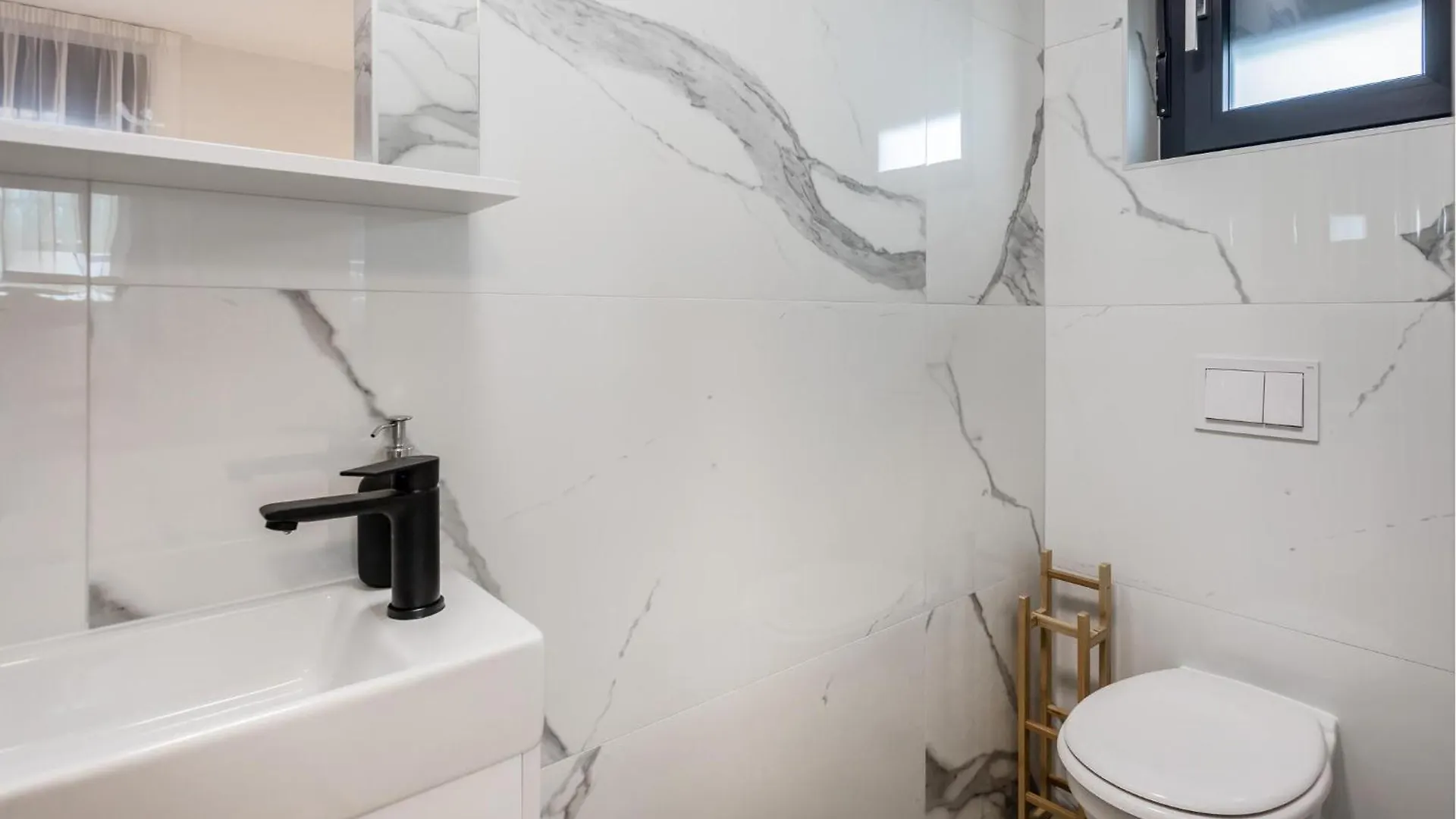 Amazing Apartment In Novi Vinodolski With Kitchen